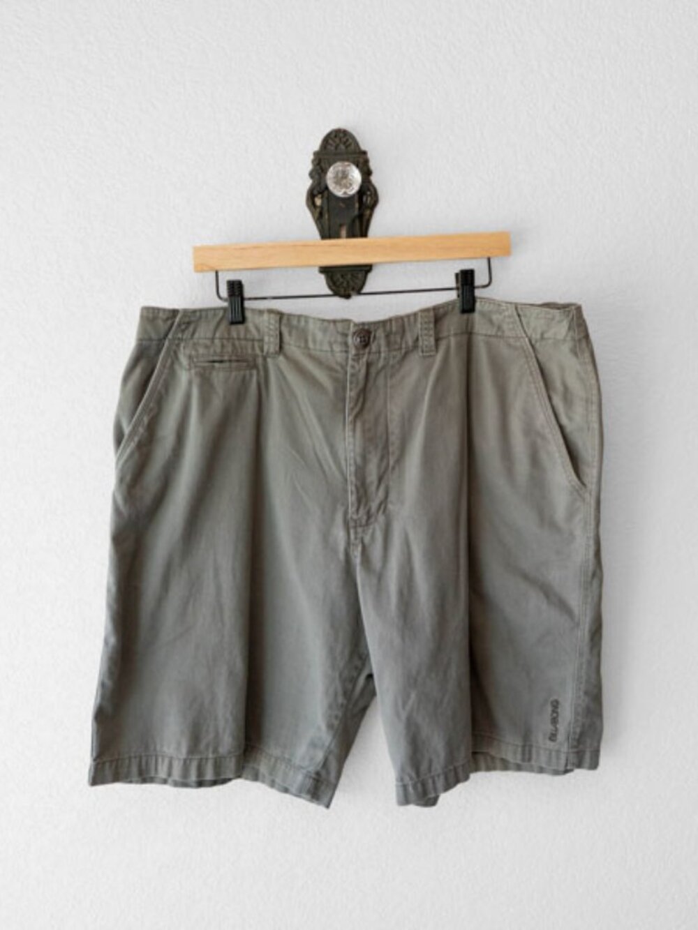 Billabong Olive Green Chino Shorts Size 40 Mens Casual Flat Front